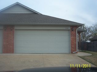 610 Garrison Ln, Yukon, OK 73099