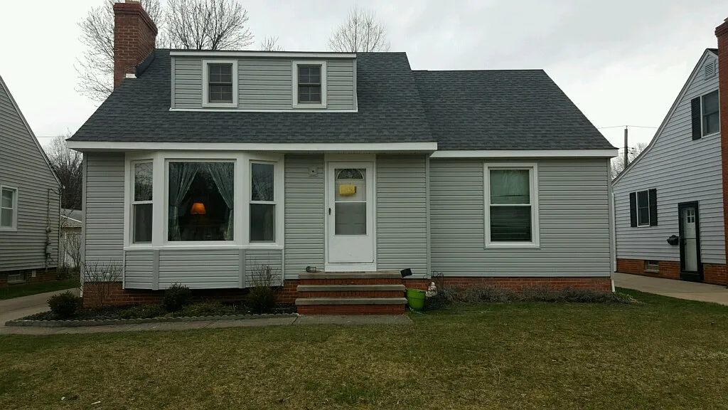 16436 Parklawn Ave photo 1