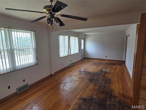 5th image of 4107 Robert Ave