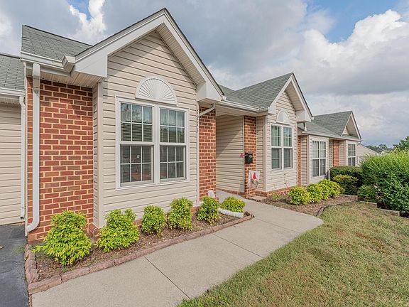 2nd image of 7274 Scarlet Oak Dr