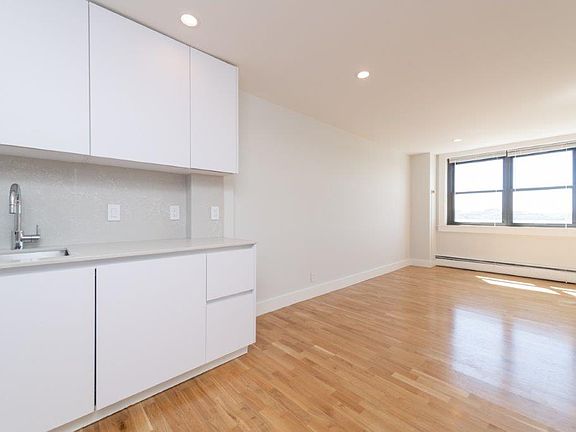 5th image of 1410M Columbia Rd #6G