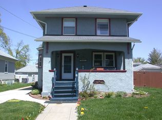 366 Walnut Ave, Elgin, IL 60123