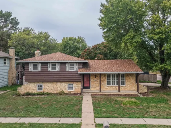 1383 N Caddy Ln, Wichita, KS 67212