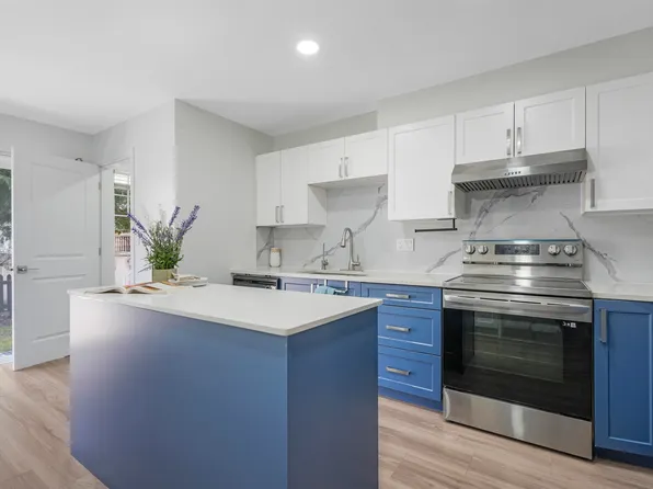 6533 121st St #32, Surrey, BC V3W 1M5