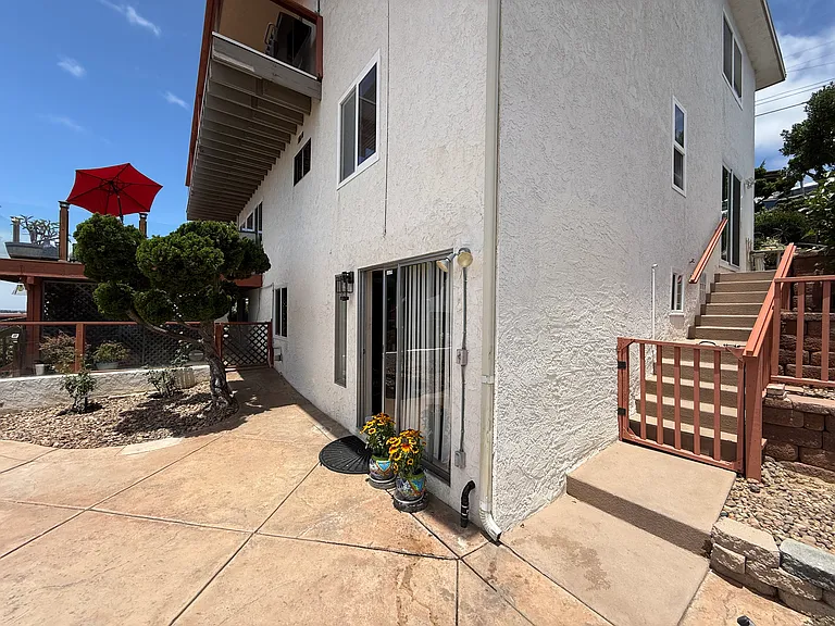 5167 Hilda Rd — Photo 2