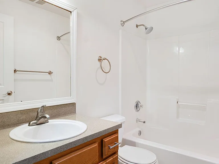 Northlink Apartments — Photo 61