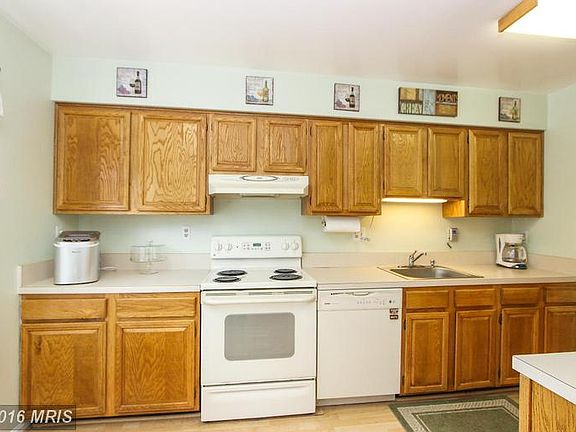3rd image of 19008 McFarlin Dr