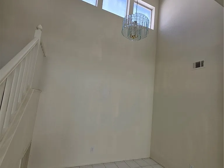 8008 Dover Shores Ave — Photo 35