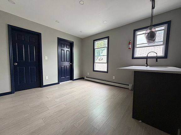 3rd image of 190 Ridge St #6A