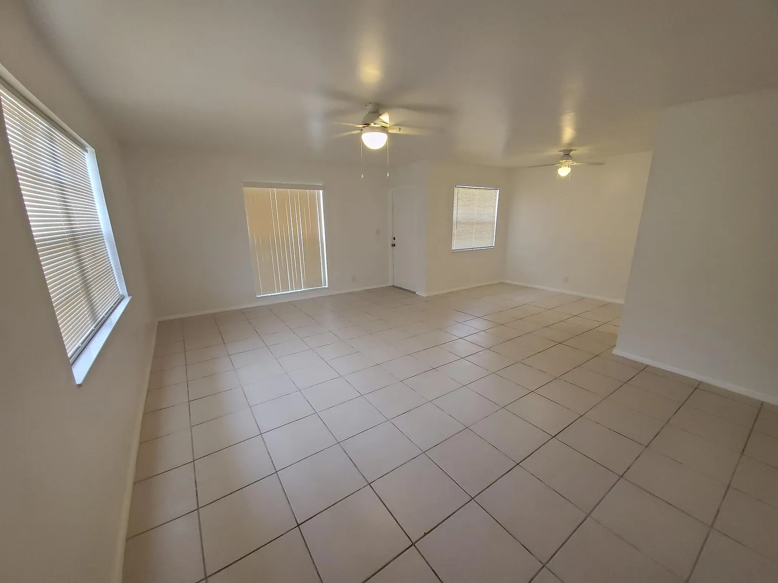 3 bed, 1200 sqft, $2,500 — Photo 4