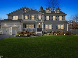 10 Lambert Cir, Westfield, NJ 07090