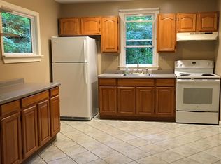 26 Putnam Rd, Pomfret Center, CT 06259