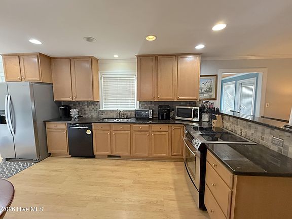 5th image of 212 Tuckahoe Drive
