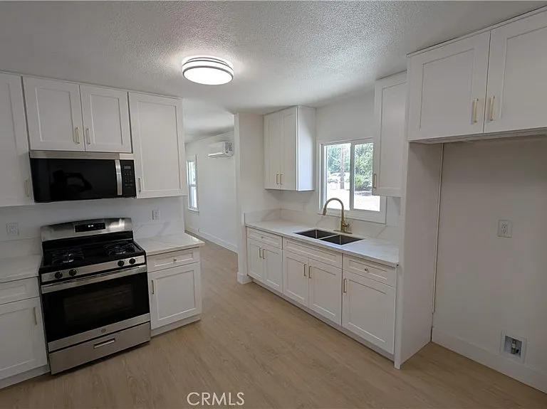 1857 E Victoria Ave — Photo 3