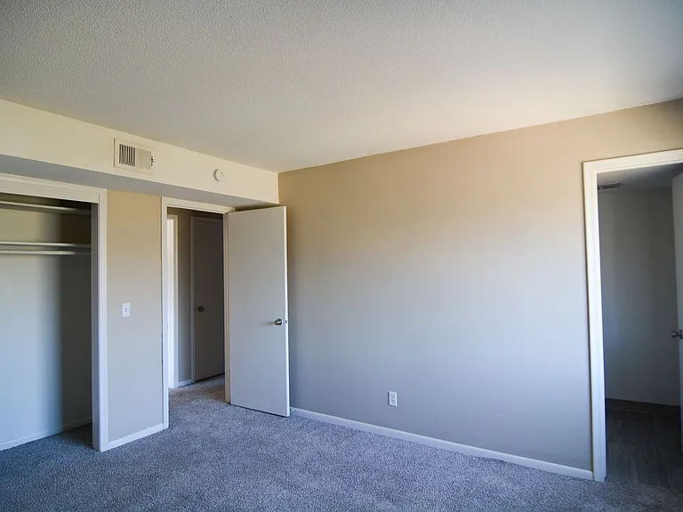 Citadel Apartments — Photo 36