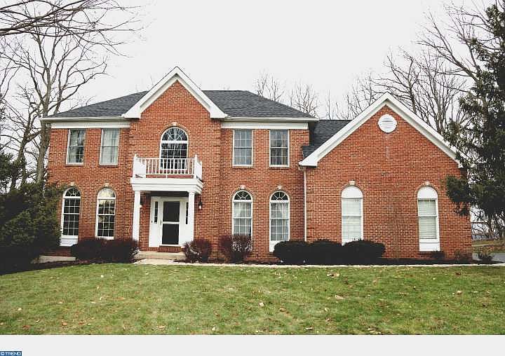 1st image of 824 Tremont Dr