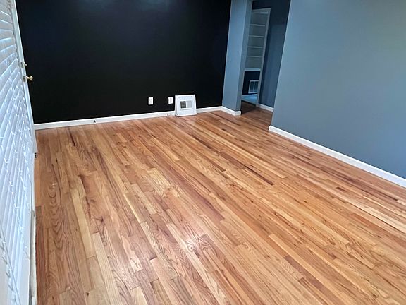 3rd image of 1525 Whitcomb Ave