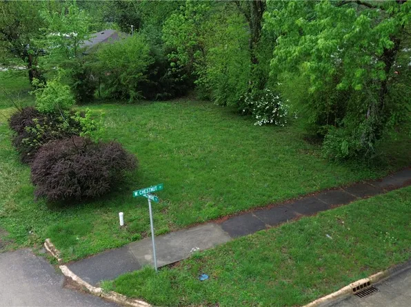 401 & 407 W Chestnut St, Olney, IL 62450