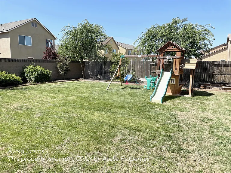 619 Portola St — Photo 15