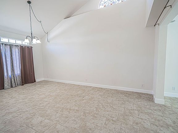 4th image of 27727 Spandau Dr