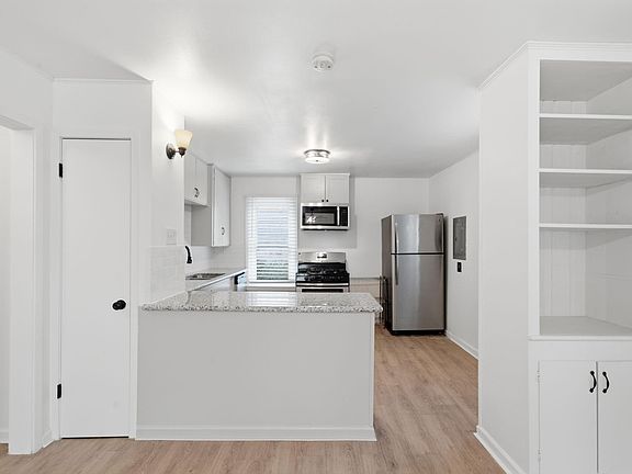 2nd image of 1523 1/2 Bonnie Brae St #1