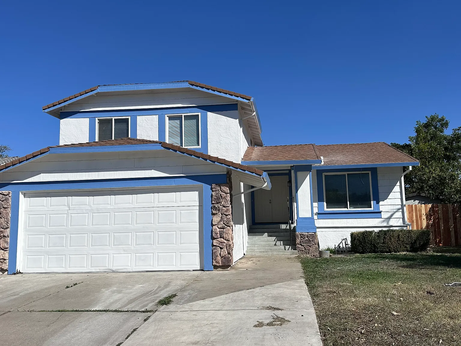 4 bed, 1830 sqft, $2,600 — Photo 1