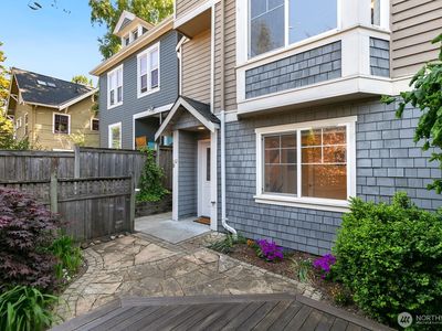 162 B 15th Avenue, Seattle, WA, 98122