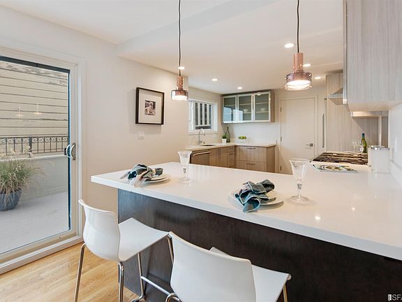 3rd image of 55 Dolores St APT 5