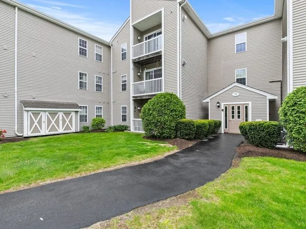4 Marc Dr APT 4B5, Plymouth, MA 02360