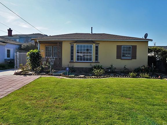 3rd image of 636 W Hillcrest Blvd