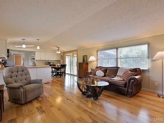 2nd image of 232 McMaster Rd