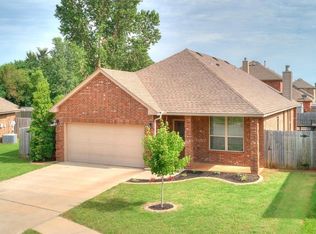 11124 SW 42nd Pl, Mustang, OK 73064
