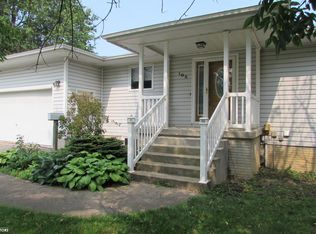 105 Cypress Cir, New London, IA 52645