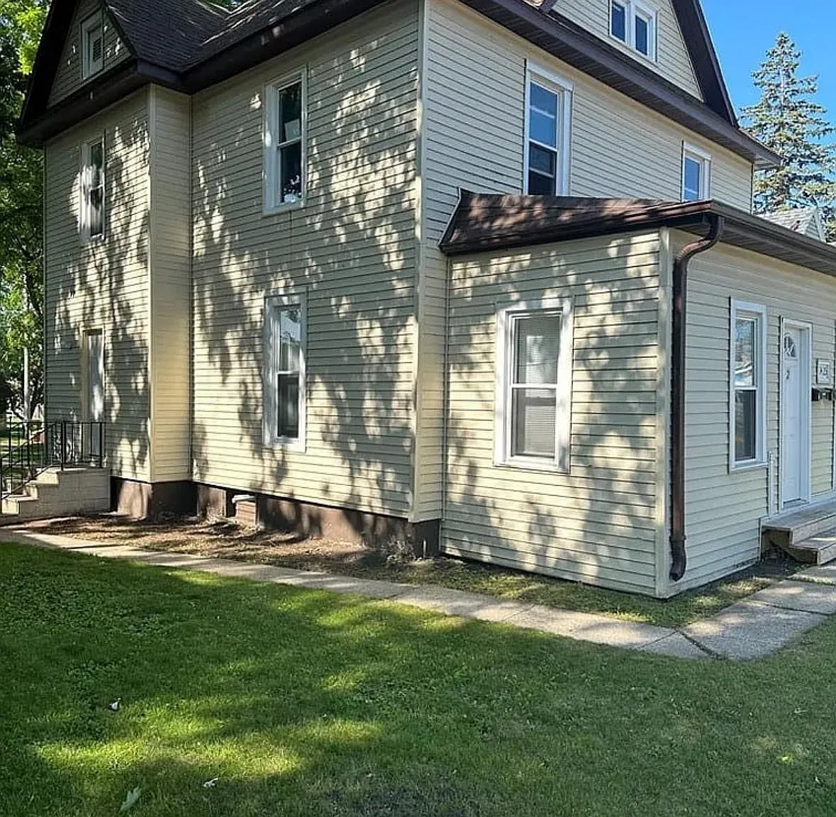 2 bed, 900 sqft, $900 — Photo 2