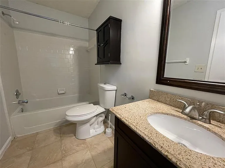 2930 Governors Ct — Photo 8