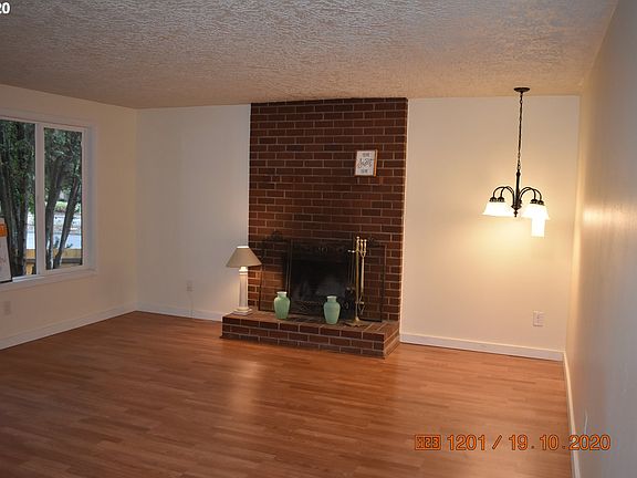 3rd image of 1518 SE 139th Ct