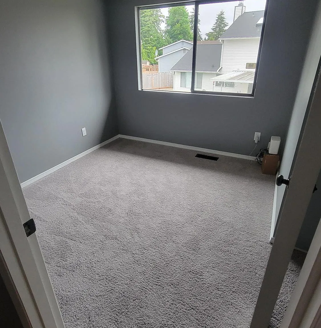 4 bed, 2030 sqft, $999 — Photo 1