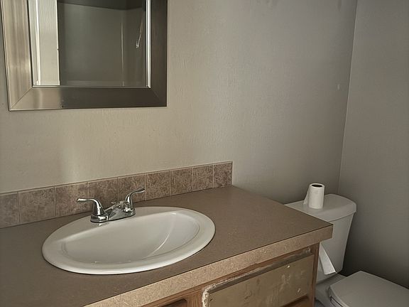 4th image of 781 Hilltop Dr APT 3