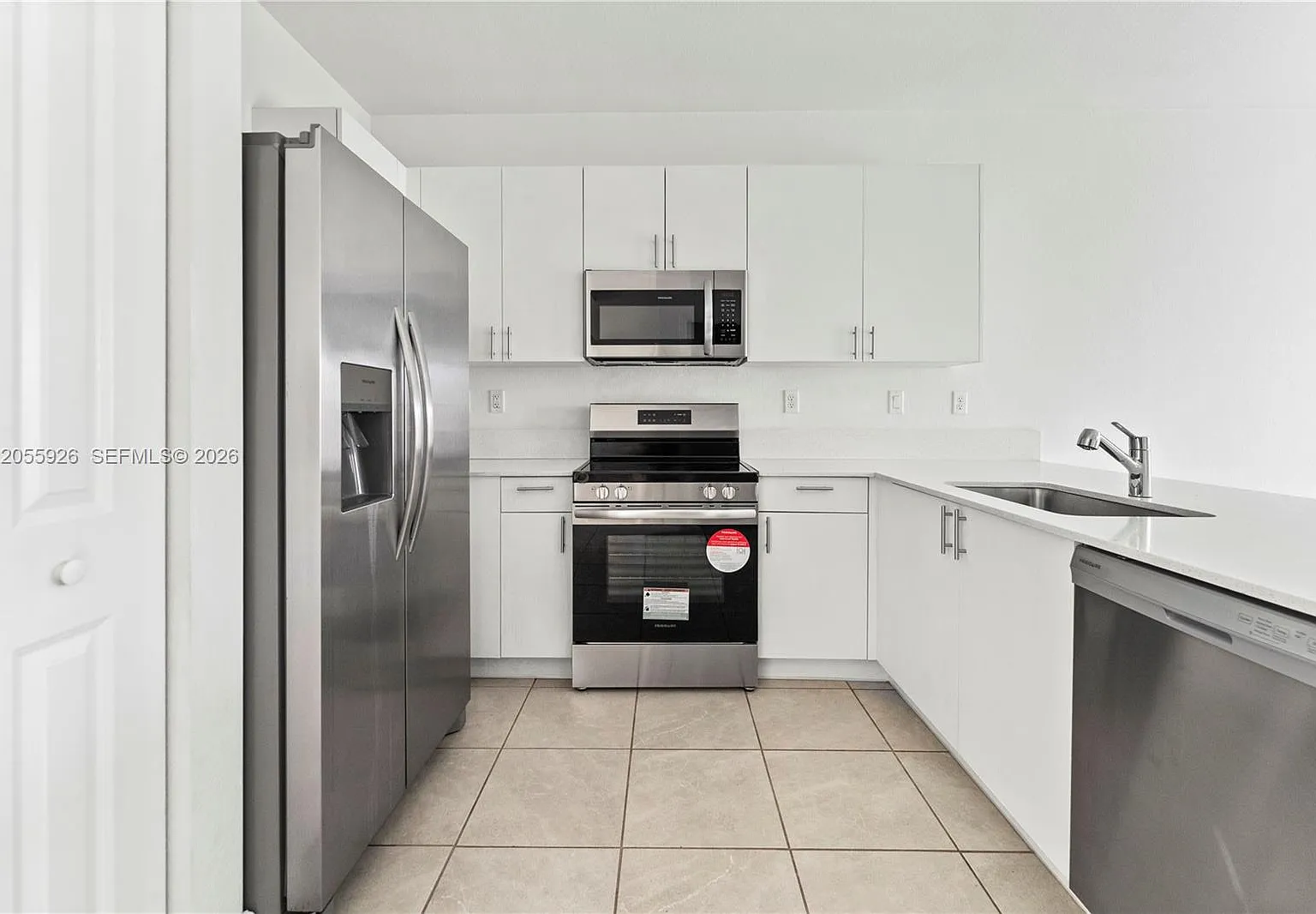 3 bed, 2.5 bath, 1695 sqft, $2,950 — Photo 4
