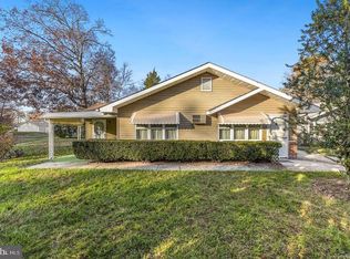 27 Pine Ave, Hammonton, NJ 08037