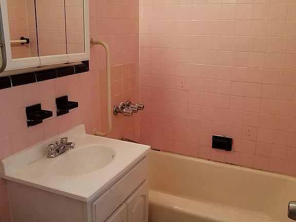4th image of 2241 Holland Ave APT 1C