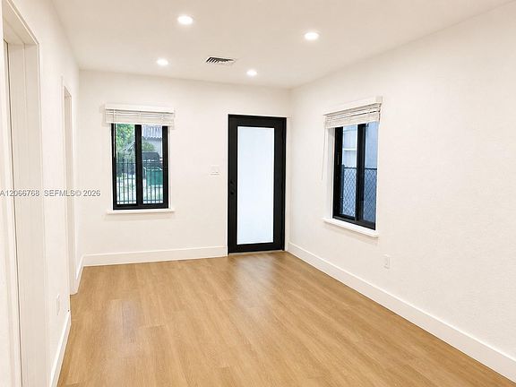 3rd image of 2415 NW 15th St