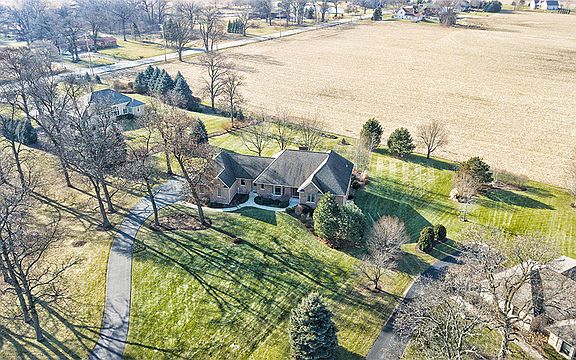 2nd image of 11N190 Russinwood Ct