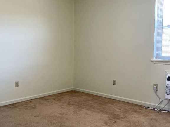 3rd image of 384 Gibson Ln #12