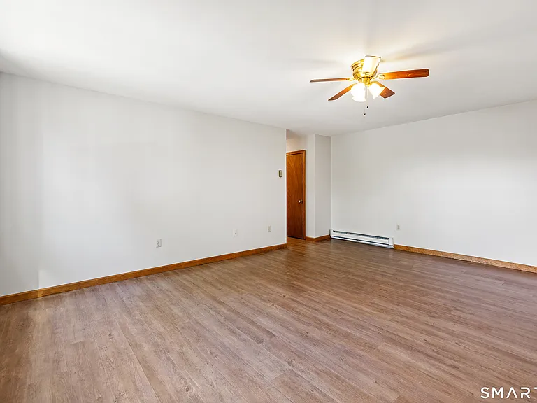 180 N Cherry St #15 — Photo 5