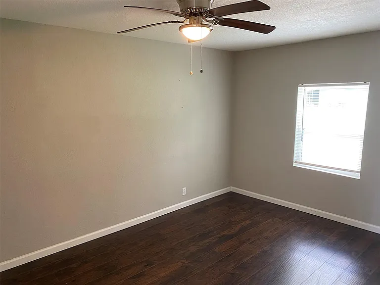 5018 Kenilwood Dr — Photo 12