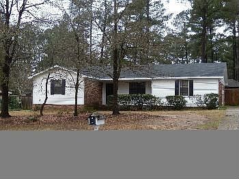 1st image of 207 Oakridge Dr