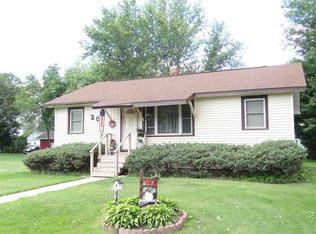 203 S Dousman St, Prairie Du Chien, WI 53821