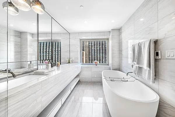 Sold by LL Real Estate Services | media 6