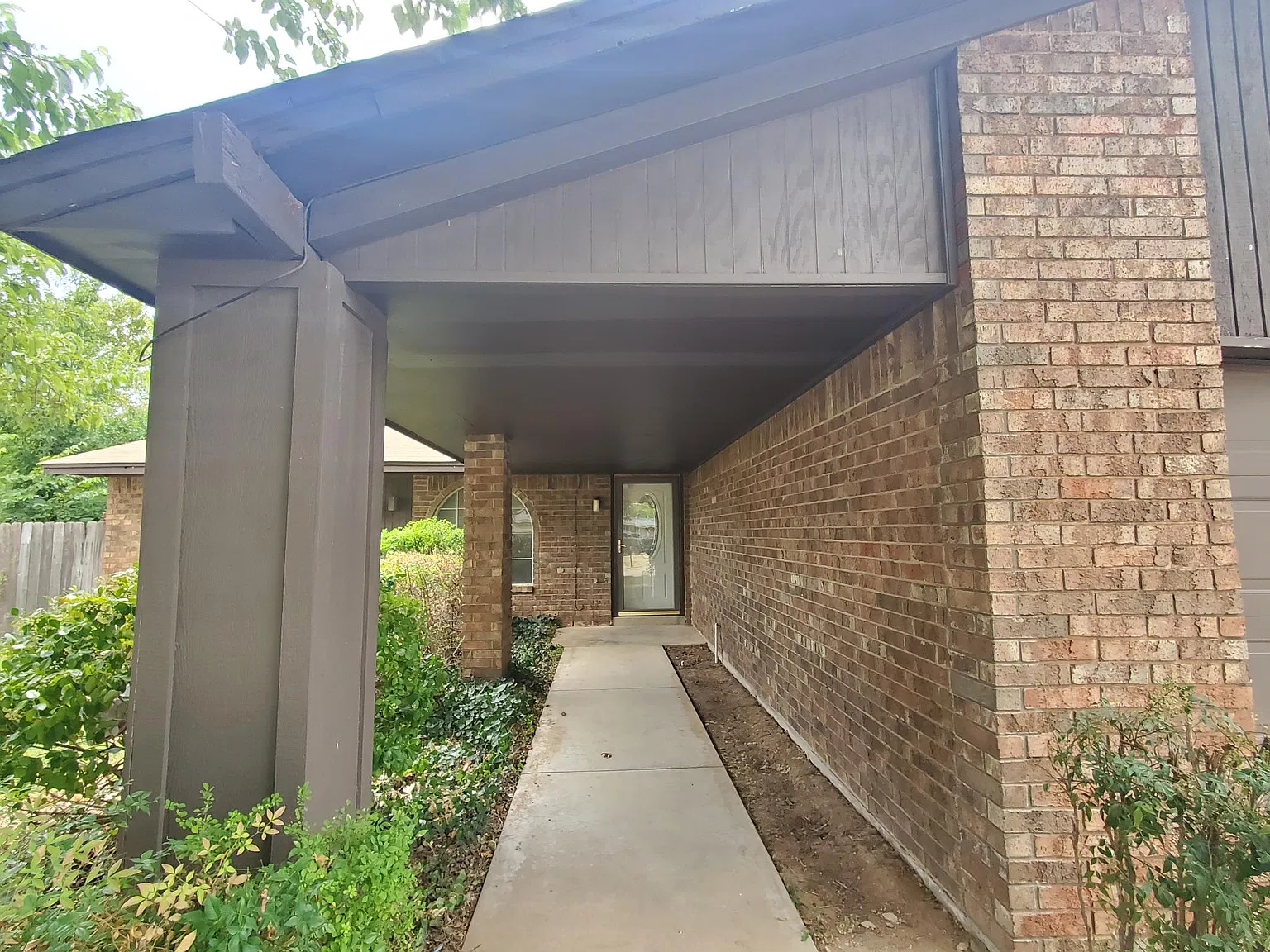 3 bed, 1484 sqft, $1,400 — Photo 2